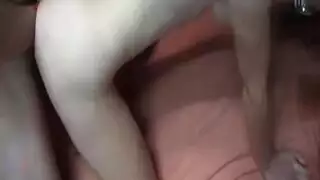 أفلام عائلية محرمة: تمثيل أم ممتلئة الصدر مدبلج