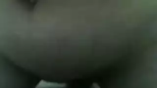 سماح تتعمق في قضيب ضخم قبل أن يتم تدمير مهبلها المشدود