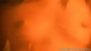 رقصة حضن مغرية تقود إلى جلسة لعق مهبلية شديدة