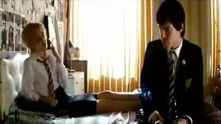 أسخن قبلات ساخن بين طالبة سكسية وزميلها تحت سور الجامعة