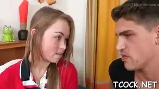سكس ألماني قاسي: طالبة وحبيبها يهيمان جنونًا على الشاشة