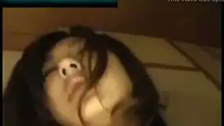 راقصة راي ضخمة الصدر تتوسل لحمولة سميكة على ثدييها العملاقين