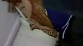 امرأة ضخمة تجلس على الوجه وعبادة فرجها