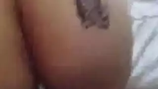 حرارة الصحراء: فر moroccan المغربية يتم تمزيقه بواسطة شاب خليجي