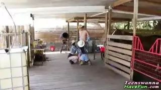 هوس فموي ثلاثي: عبادة قضيب غليظ وعصيري واحد