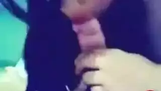 شباب عرب شباب في مشهد جماعي صريح