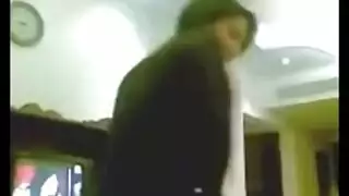 من الرقص الشرقي إلى الإباحية الصريحة: مغربية تخدم أميراً عربياً