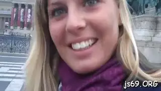 فتاة جان ، خلعت جانيس ملابسها ونزلت وقذرة مع شخص غريب