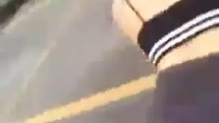 قضيب أزرق كبير يدخل بعمق بداخلها