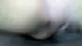 عمود هائل يدمر فرج صغير ضيق