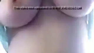 بنت مصريه تعرض جسمها ويب