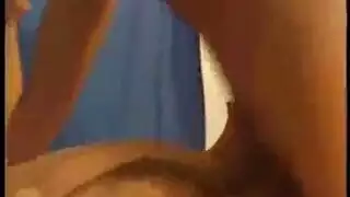 عاهرة إيبوني سمينة تأخذ زب كبير في طيزها
