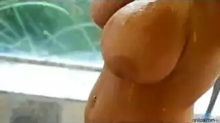 تفريج تلك المؤخرة السمراء الكبيرة من أجل قضيب ضخم