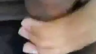 قضيب ضخم وسمين مراهق يستمني حتى ينفجر حمله