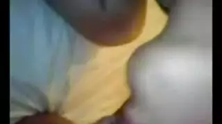 زوجة الأب الناضجة تفتقد زوجها فابن الزوج يملأ فراغها بدلاً منه