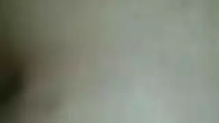 كارينا كابور في مشهد جنسي صريح وقوي