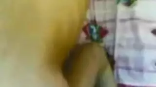 إباحي مكثف: رجل عربي يسيطر على الخادمة في غرفة النوم