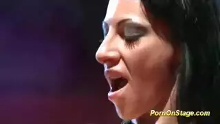 مقطع إباحي: أقزام مثيرة تصارع وتمارس الجنس