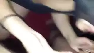 امرأة تركية ناضجة تعطي مصة عميقة لشاب مثير