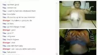 هاوية شقراء حقيقية تظهر فرجها في ساونا ساخنة