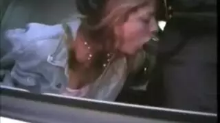 قضيب أسود يركب طيزها في نيك حافلة عامة