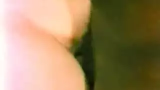 إباحية بالطراز القديم: رجل يمارس الجنس مع فتاتين في جو باريسي كلاسيكي