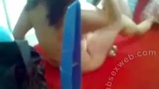 شريط جنس عربي: الجارة تئن بينما يملأها عادل