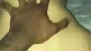 ٣ فتاة تشيكية تتعرض لاثنين: عشيق أسود يضربها بينما يراقبها شريكها