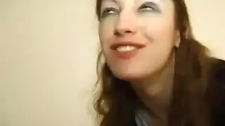 ثلاثي شرجي صعب: فتاة فرنسية وفحولان ناضجان