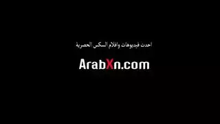 الفتاة المحبوبة كبيرة الصدر تأخذ قضيباً خشناً في مقطع إباحي جديد