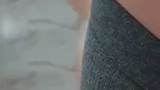 مراهقة عربية ساخنة يتناك كسها وطيزها في البانيو