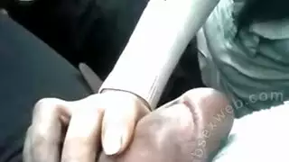 فتاة عربية ساخنة: تختنق بقضيب كبير وصلب