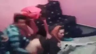 ناضجة تونسية تتناك في لباس نوم شعبي