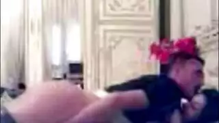 جماع عنيف: خادمة عربية تأخذه عميقاً في وضعية الفارسة الخشنة