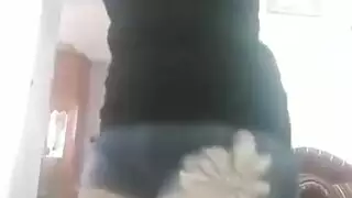 معركة رقص إباحي: هذه الحوريات العربيات تعريان تمامًا وتثوران شهوانيًا