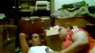 مصري مخفي في طيظها مش مستحمله