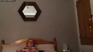قبلة فرنسية قبل وضعية الكلب الجامحة