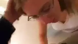 فتي مراهق يضرب كس ضيق في سيكس منزلي هاردكور