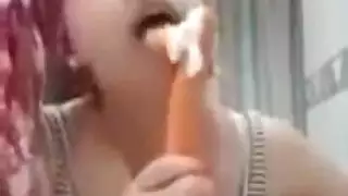 العاهرة المغربية تتفجر شوقًا للجنس الفموي العنيف