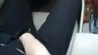 روبي تفتح ساقيها وكسها لأقوى فحل في المنطقة