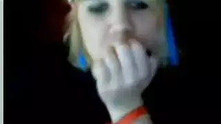 طلبت يعلمه الجنس وسخن واطع كل جسمه وكب لبن في كسه