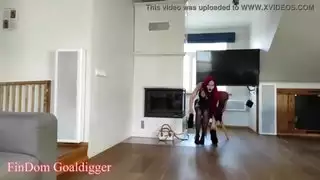 زب اصطناعي يخرج منه مني بكميه كبيره داخل الكس