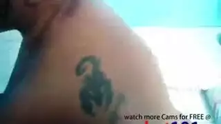هي تحب أن تختنق بقضيبه وتتذوق كل قطرة مني