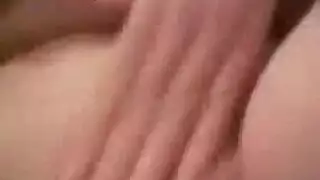 مصريه تلعب في كسها واحلا كلام