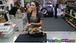 حراك مثير للهواة: سمراء يلمسن الأعضاء الحميمة ويصبحن جامحات