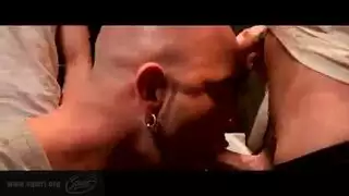 اخ واخته هاجو ع بعض سكسي