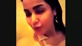 العاهرة المصرية سما في جلسة جنس جماعي قوية