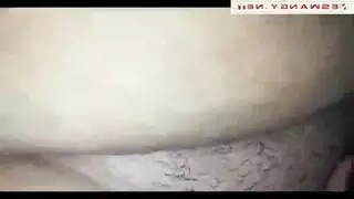 بلطجي الشوارع يسيد عاهرة بيضاء ويدق فرجها القرمزي