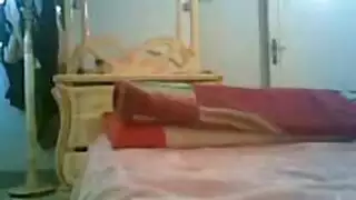 جماع إباحي صريح: شرطي في الزي يأخذ عشيقته من الخلف